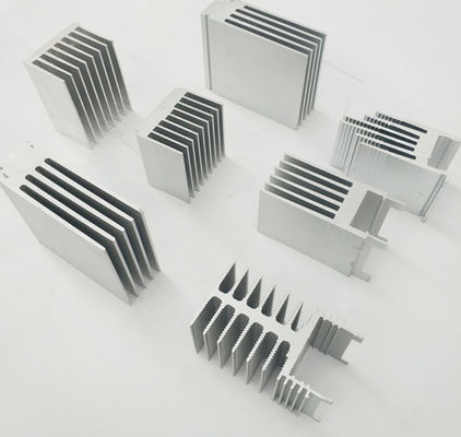 Κάμπτοντας σχεδιαγράμματα Heatsink εξώθησης αργιλίου κραμάτων για πολλές χρήσεις