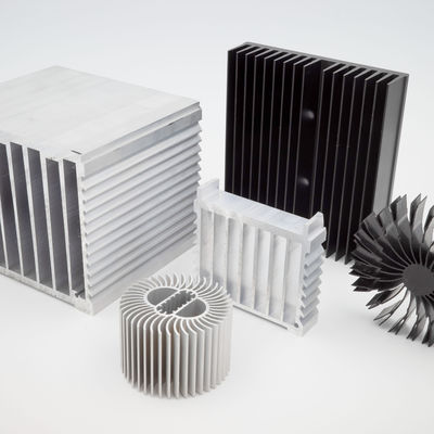 Αντιοξειδωτική σταθερή εξώθηση Heatsink, αυτοκίνητα εξωθημένα σχεδιαγράμματα αργιλίου αλουμινίου